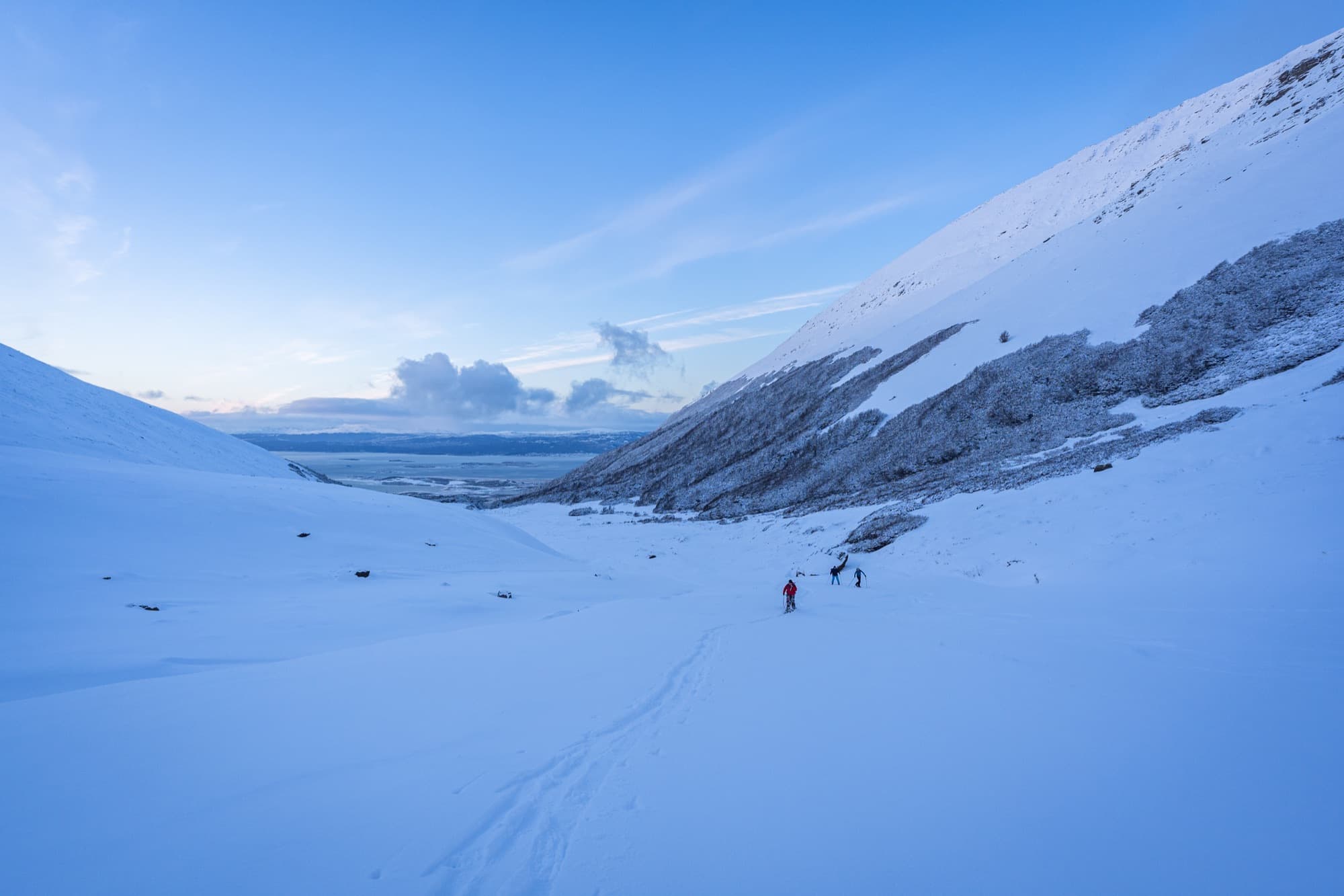 Foto: L. Herrainz Esquí de travesía con vista al canal Beagle